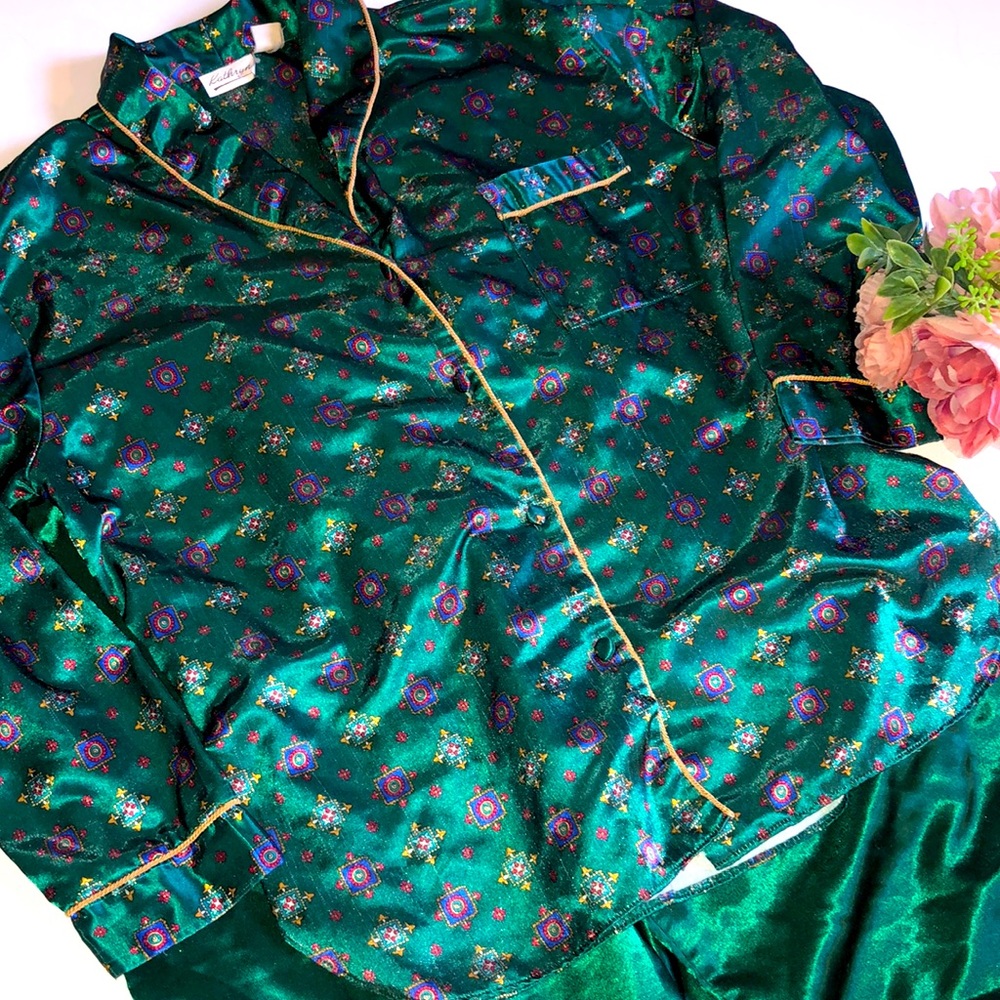 Green silky pjs 80s Menswear Inspired Green Silk Feel Vintage